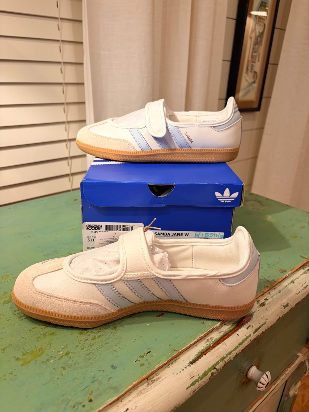 NWT ADIDAS SAMBA JANES CLOUD WHITE/HALO BLUE GUM SIZE 6 WITH THE ORIGINAL BOX - Picture 5 of 9
